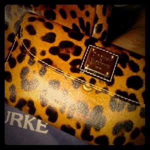 Dooney & Bourke Safari Walet